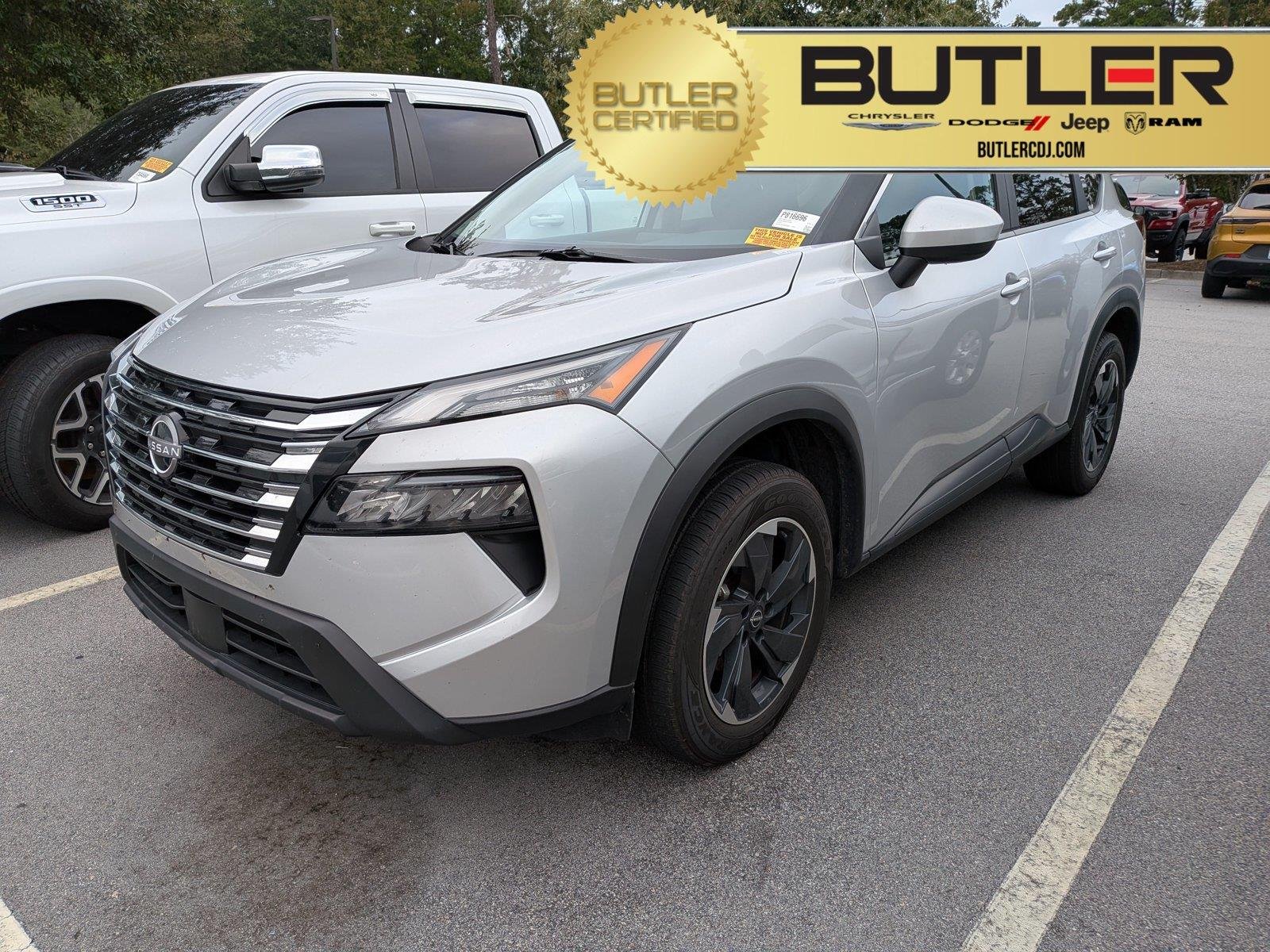 Used 2025 Brilliant Silver Metallic Nissan SV image 1