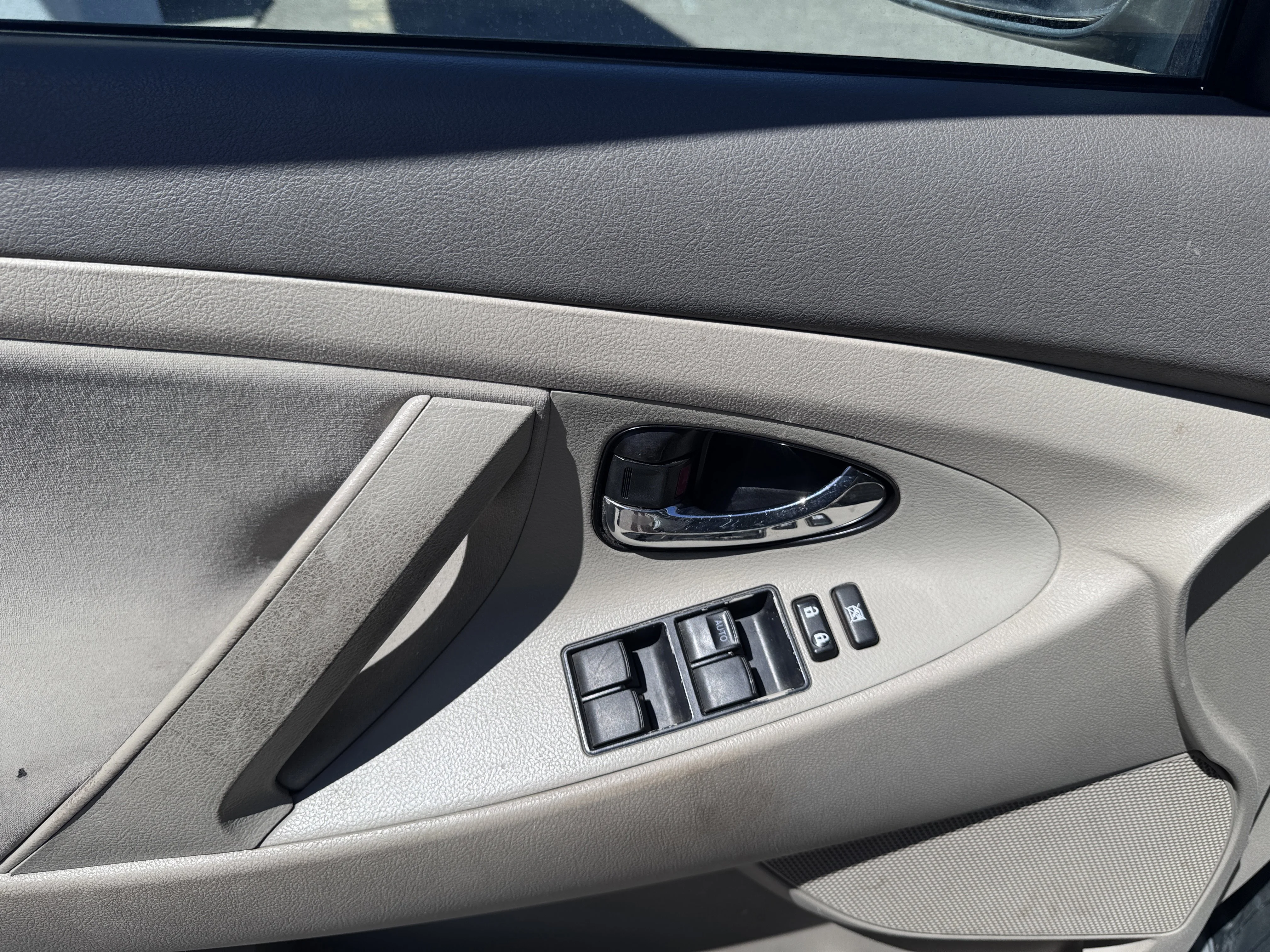 Used 2008  Toyota LE image 12