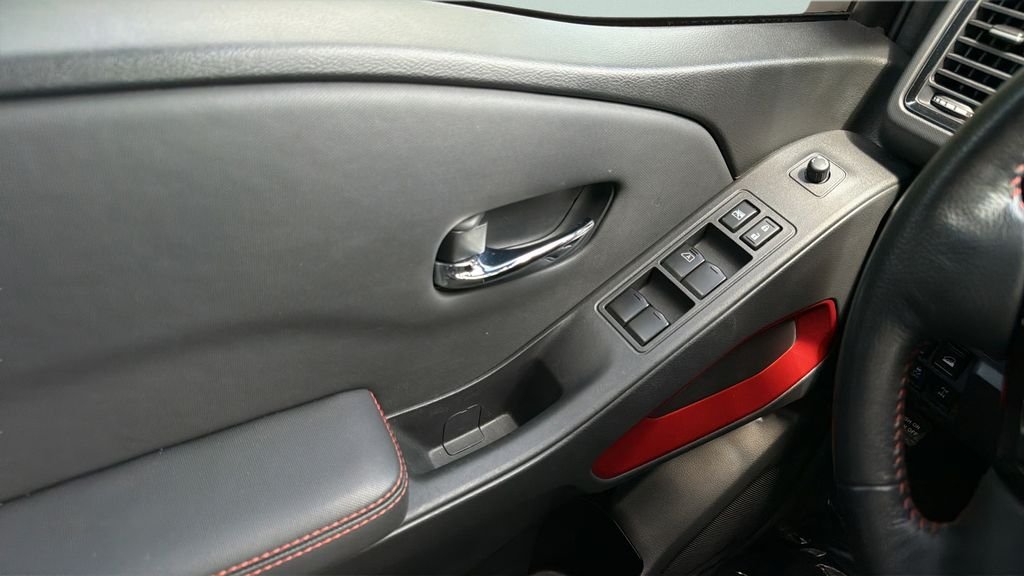 Used 2022 Black Nissan PRO-4X image 22