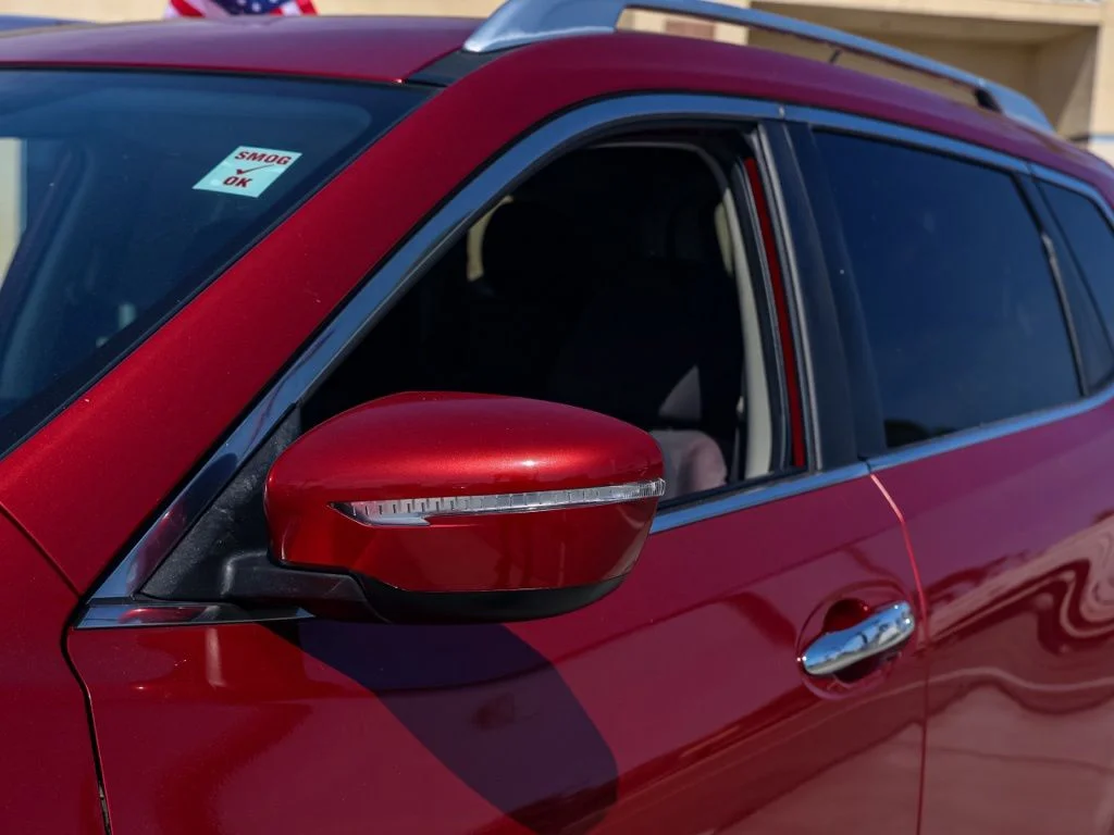 Used 2015 Red Nissan SV image 11
