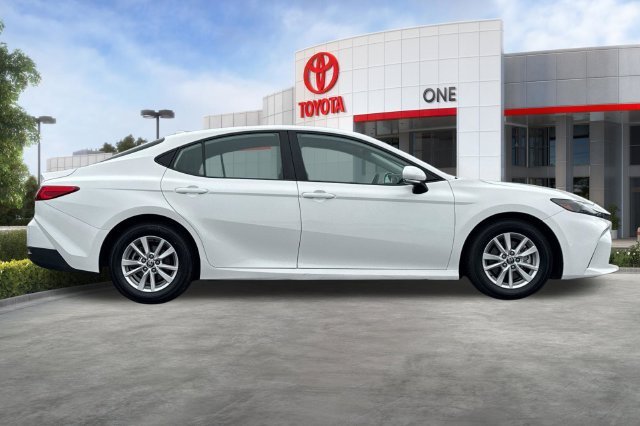 Used 2025 White Toyota LE image 3
