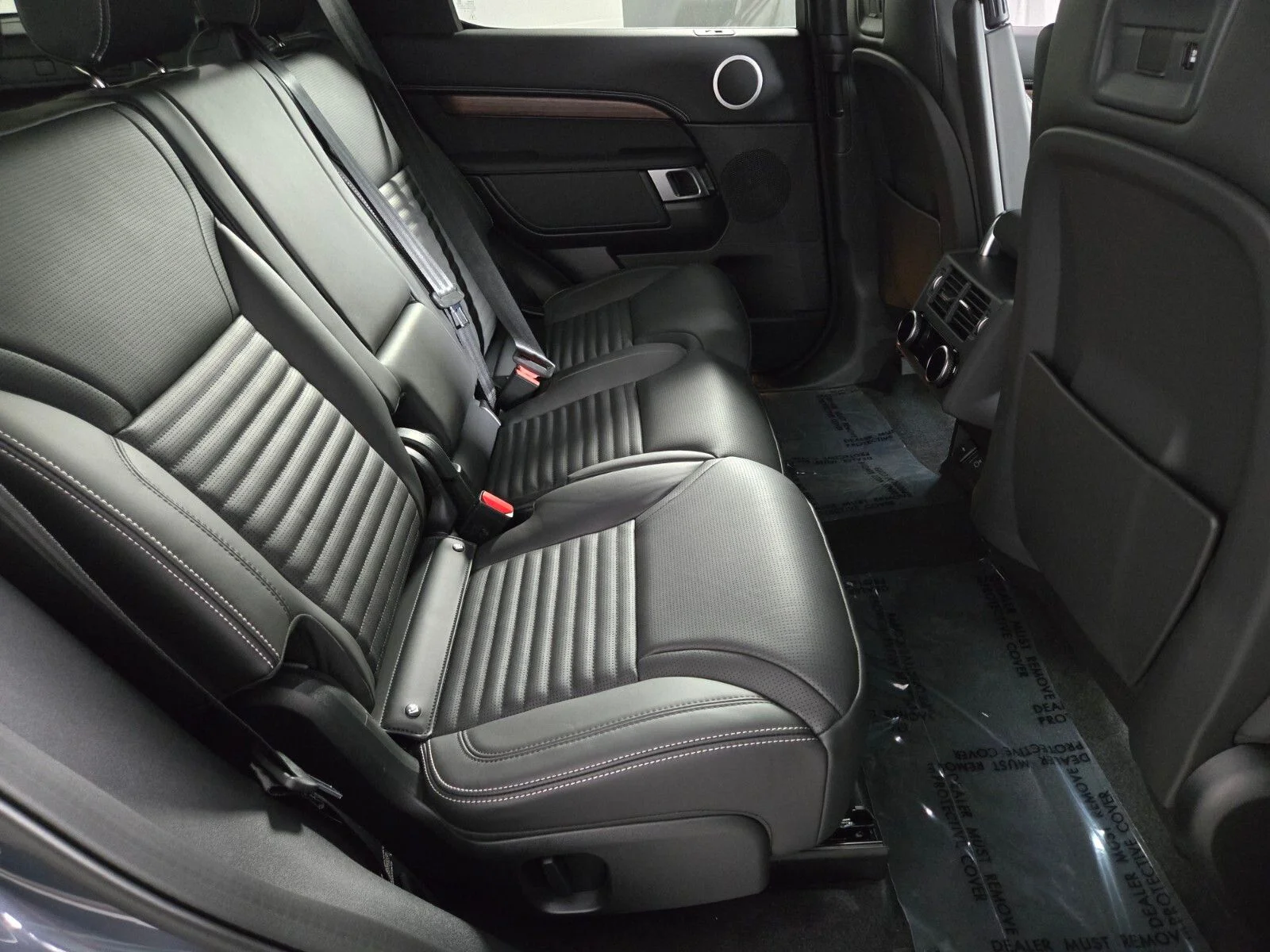 New 2026 Varesine Blue Land Rover Dynamic SE image 18