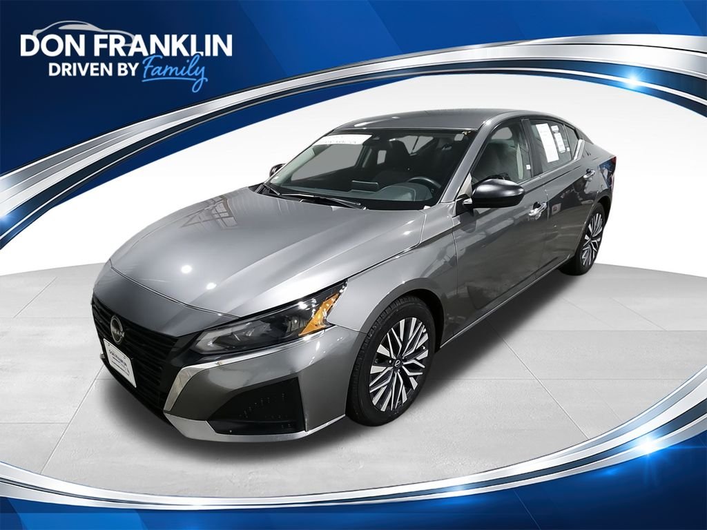 Used 2024 Gray Nissan 2.5 SV image 1