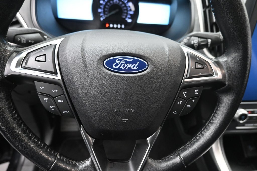 Used 2023 Black Ford SEL image 17