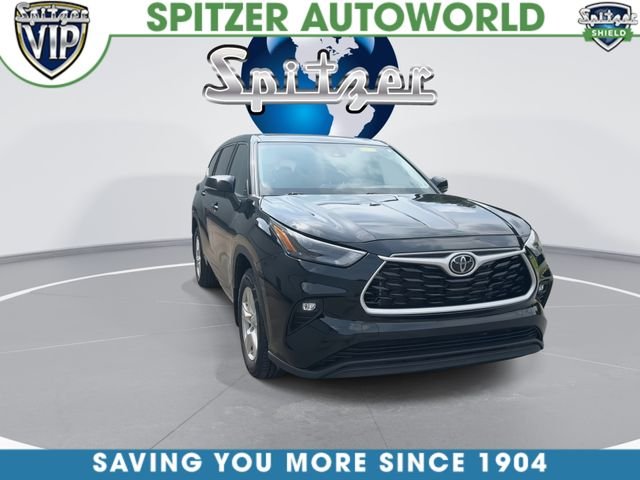 Used 2022 Black Toyota LE image 3