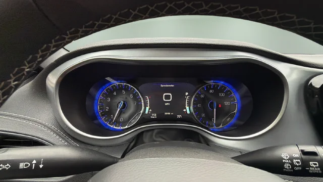 Used 2026  Chrysler Limited image 15