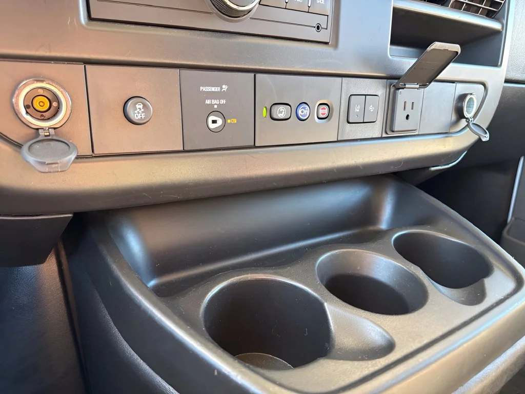 Used 2025 Summit White Chevrolet 1LT image 23