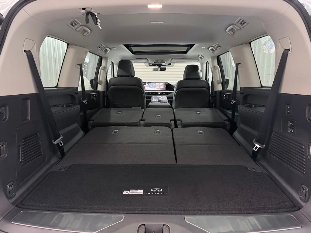 New 2027 RADIANT WHITE INFINITI Luxe 4WD image 46