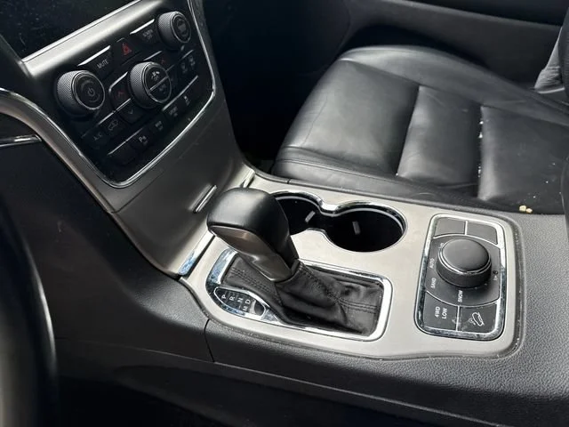 Used 2018 Crystal Metallic Jeep Limited image 20