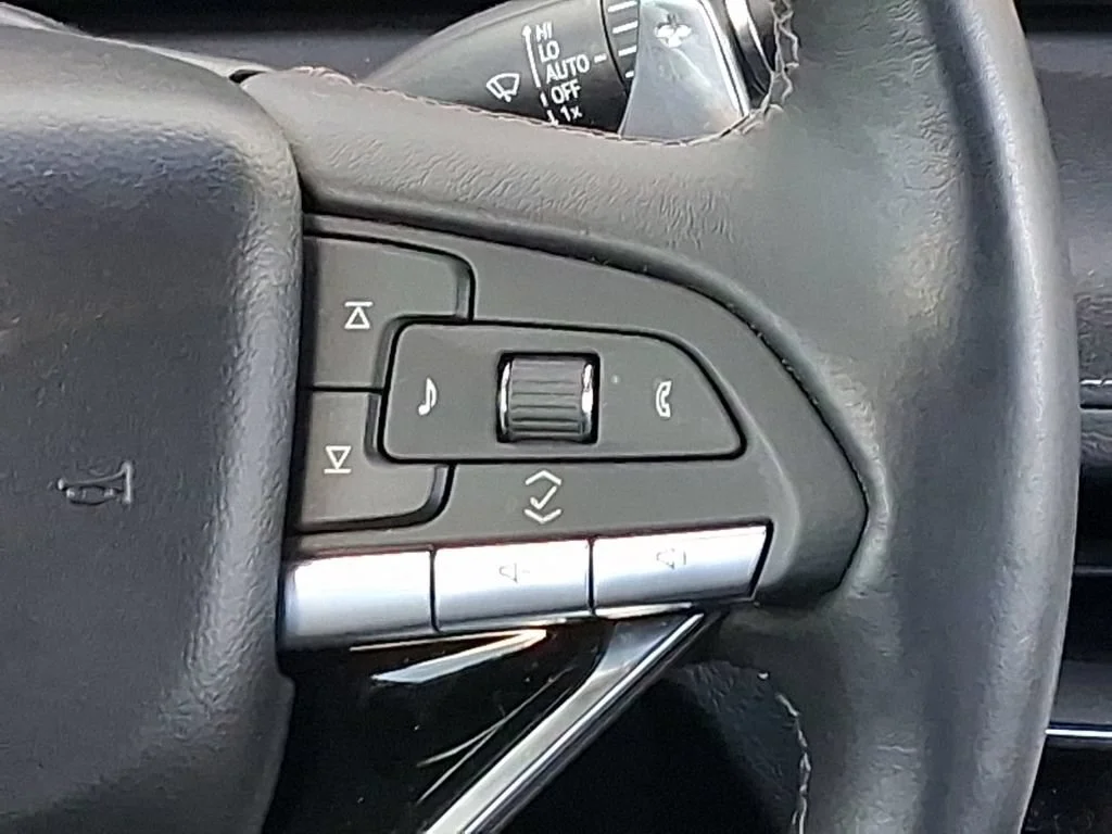 Used 2025 Summit White Cadillac Premium Luxury image 11