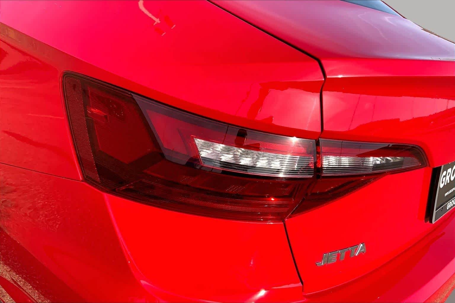 Used 2021 Tornado Red Volkswagen S image 29