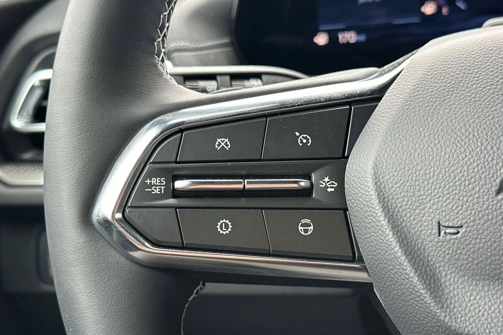 2025 Chevrolet Traverse LT - Photo 29