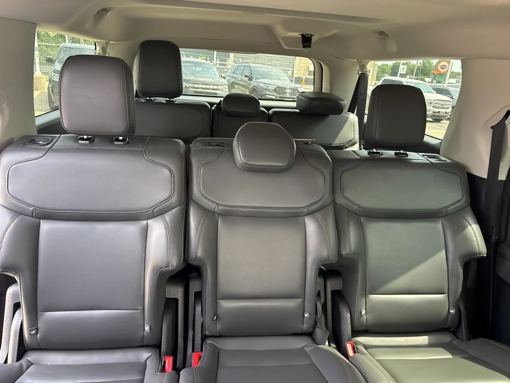 Used 2025 Silver Metallic Ford Active image 9