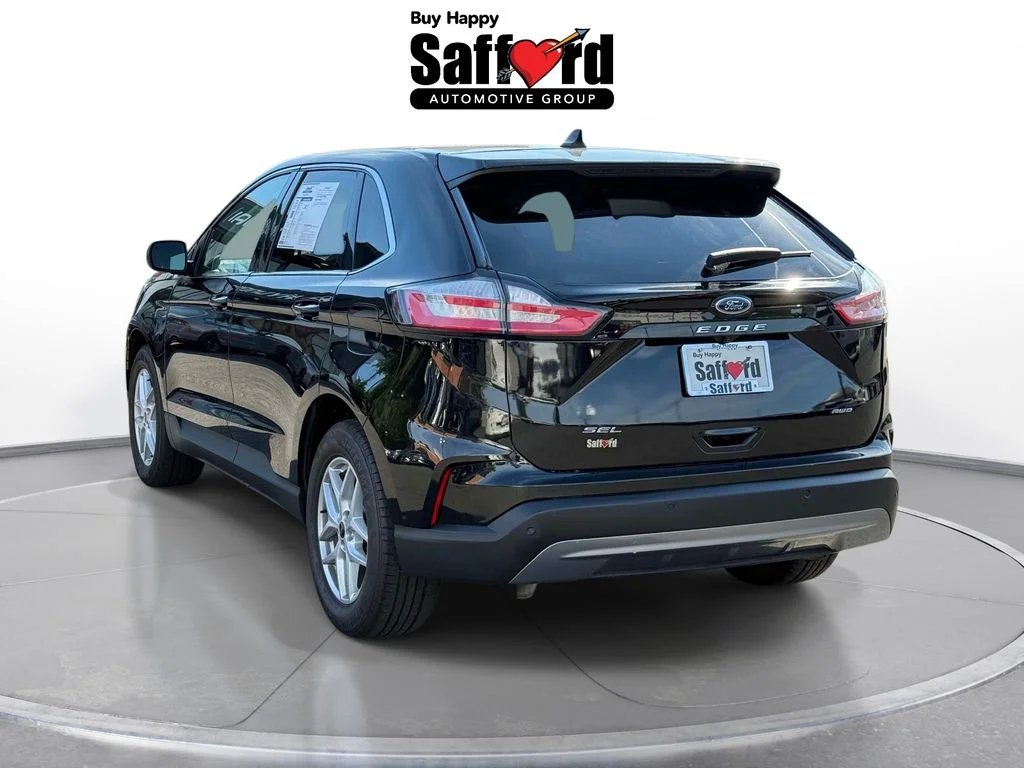 Used 2023 Black Ford SEL image 5