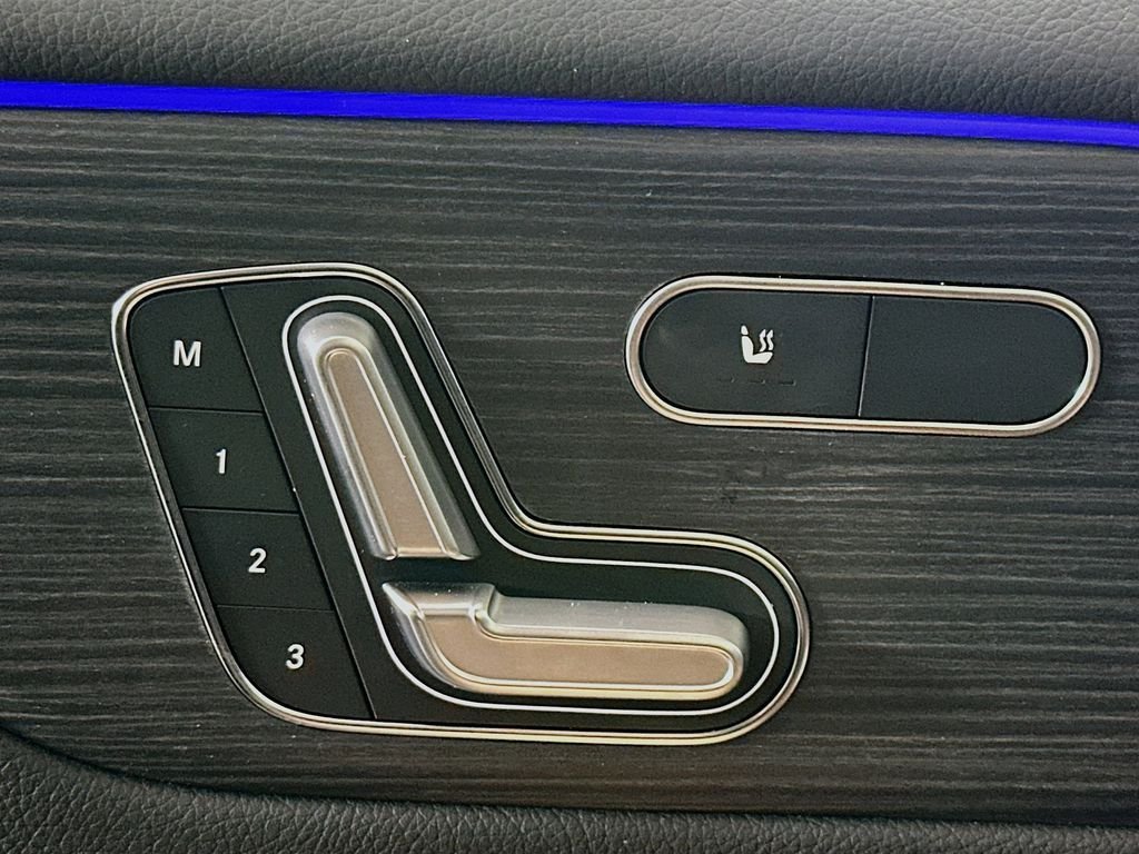Used 2026 Gray Mercedes-Benz GLB 250 image 18