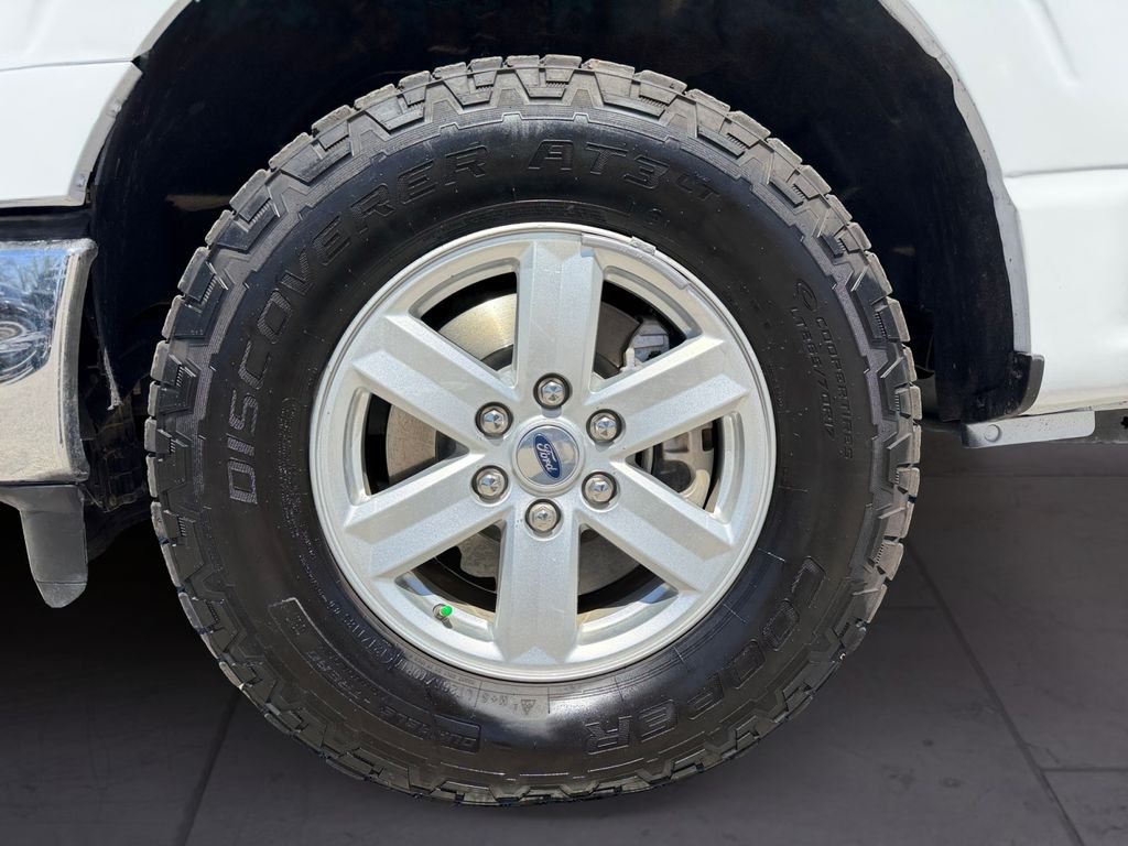 Used 2023 White Ford XLT image 9