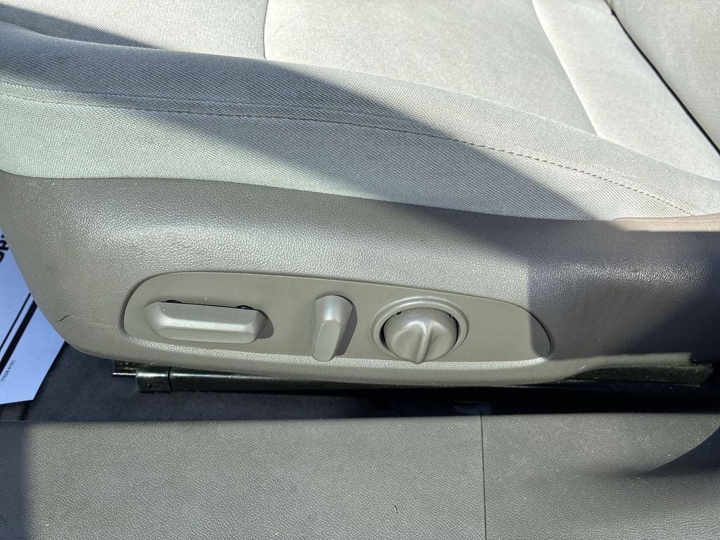 Used 2020 White Chevrolet LT image 12