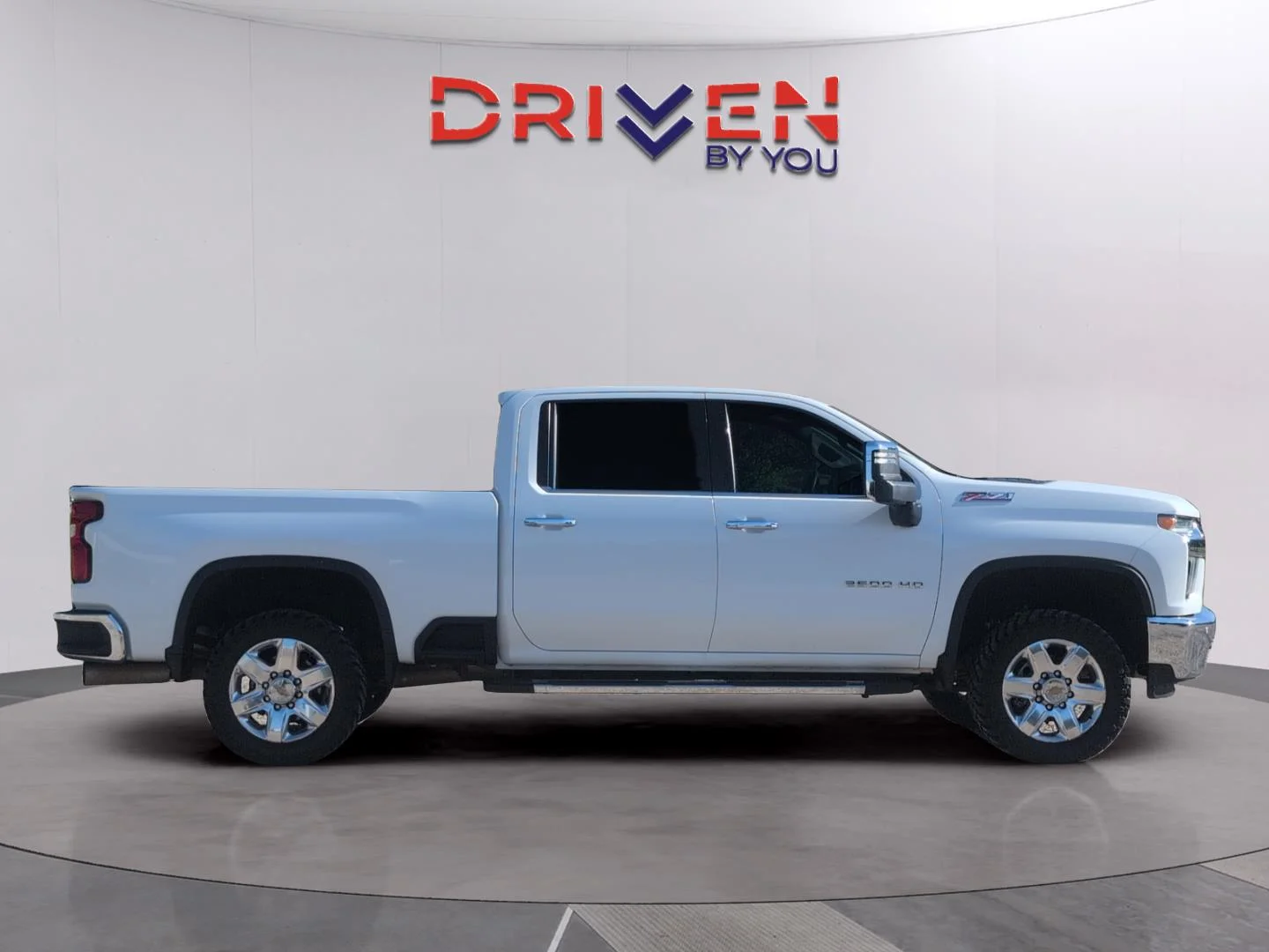 Used 2022 Summit White Chevrolet LTZ image 6