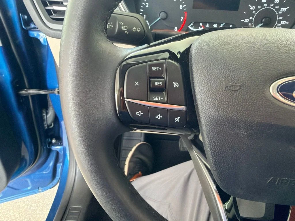 Used 2022 Blue Ford SEL image 19