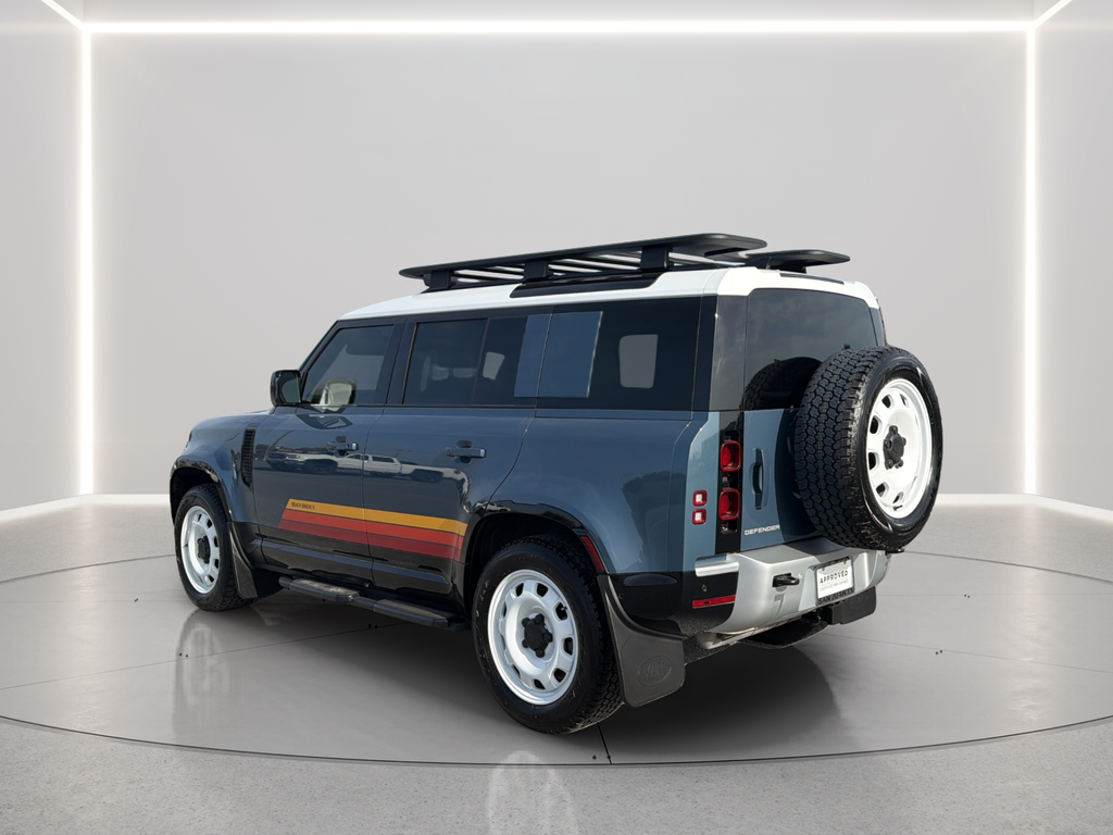 Used 2025 Tasman Blue Metallic Land Rover S image 15