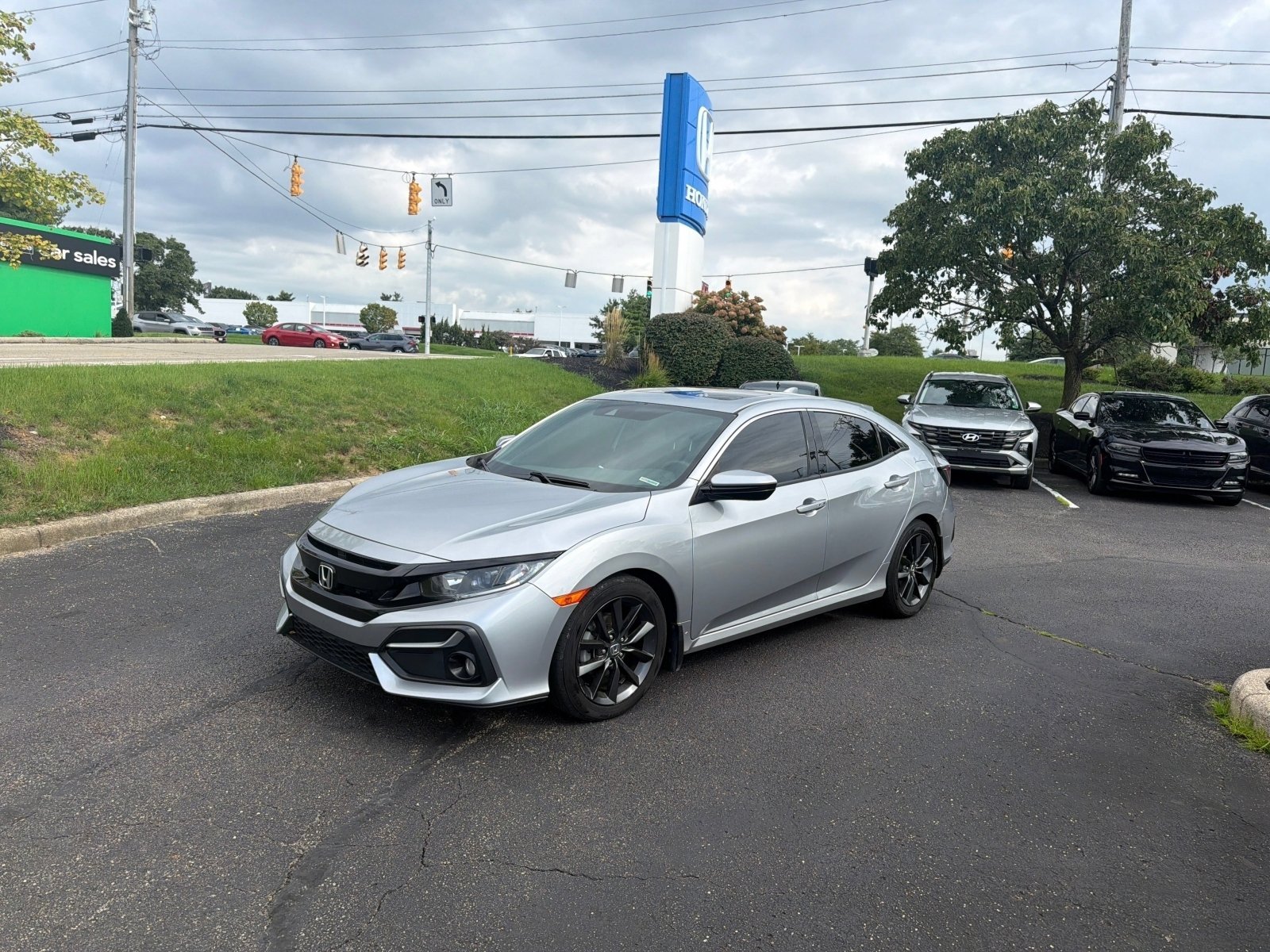 Used 2021 Lunar Silver Metallic Honda EX image 6