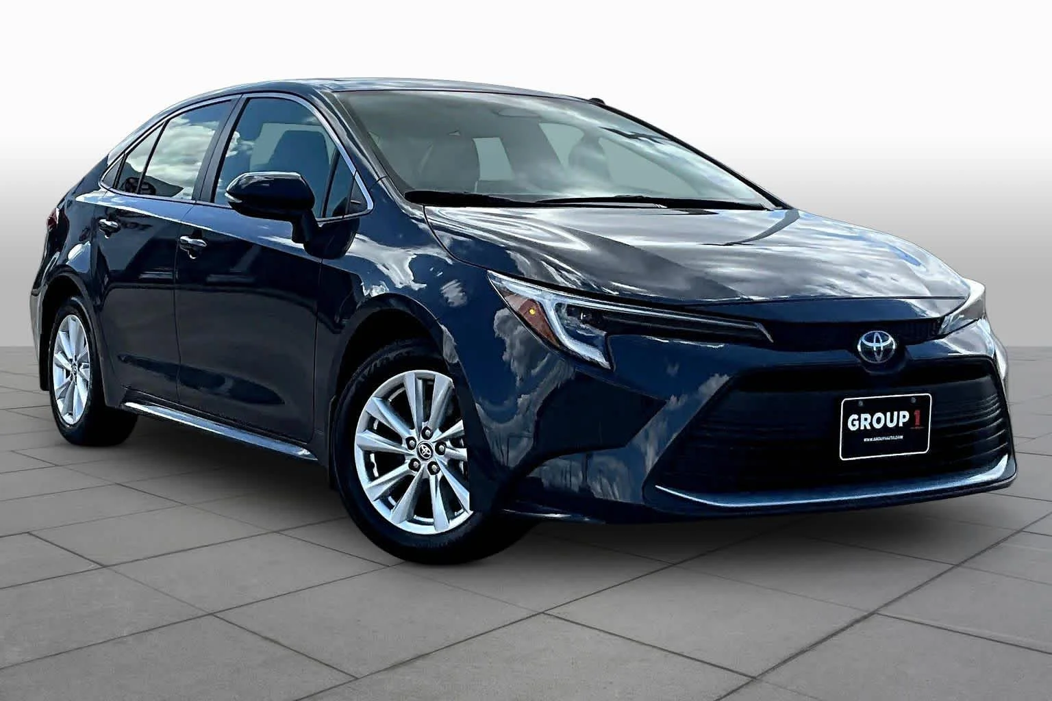 Used 2024 Underground Toyota Hybrid XLE image 3