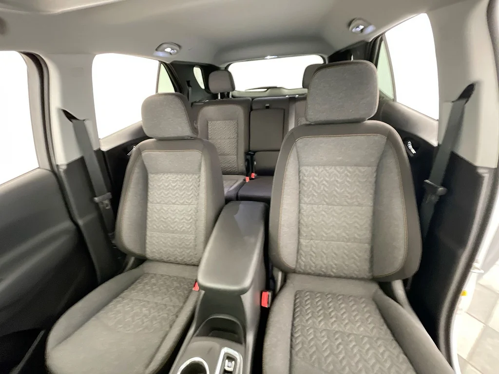 Used 2024 Summit White Chevrolet LT image 20