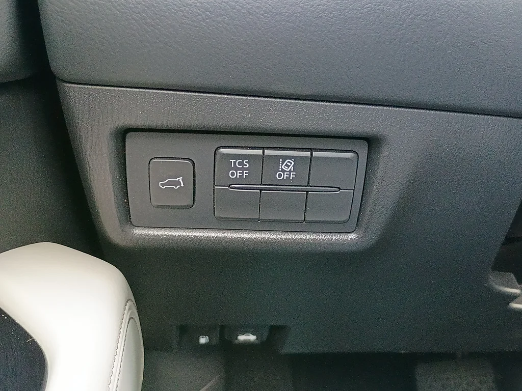 Used 2020 Machine Gray Metallic Mazda Grand Touring image 19