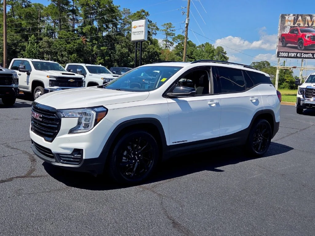 Used 2023 SUMMIT WHITE GMC SLT image 3