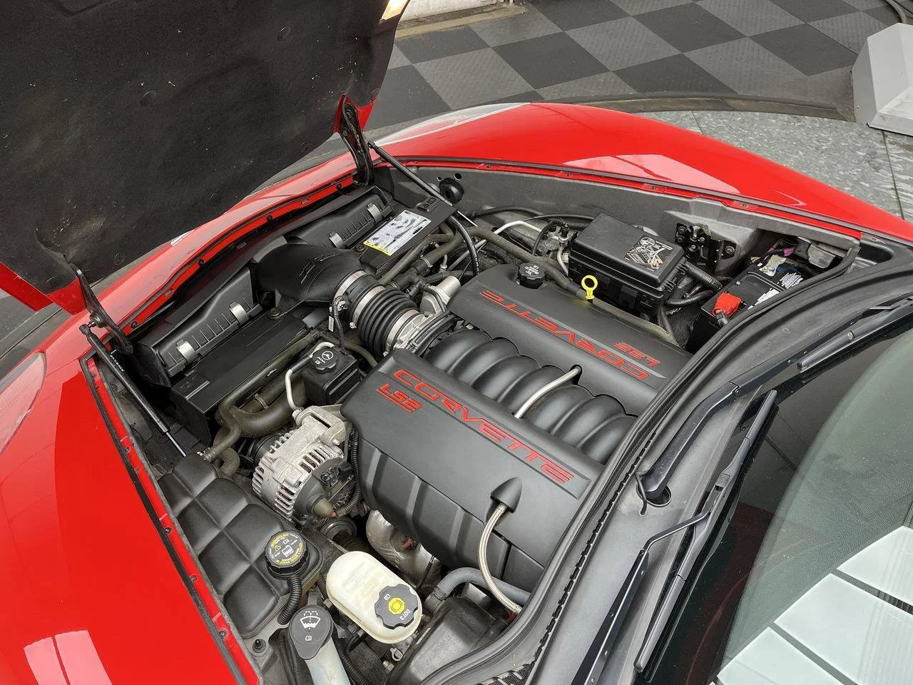 Used 2006 Victory Red Chevrolet  image 24