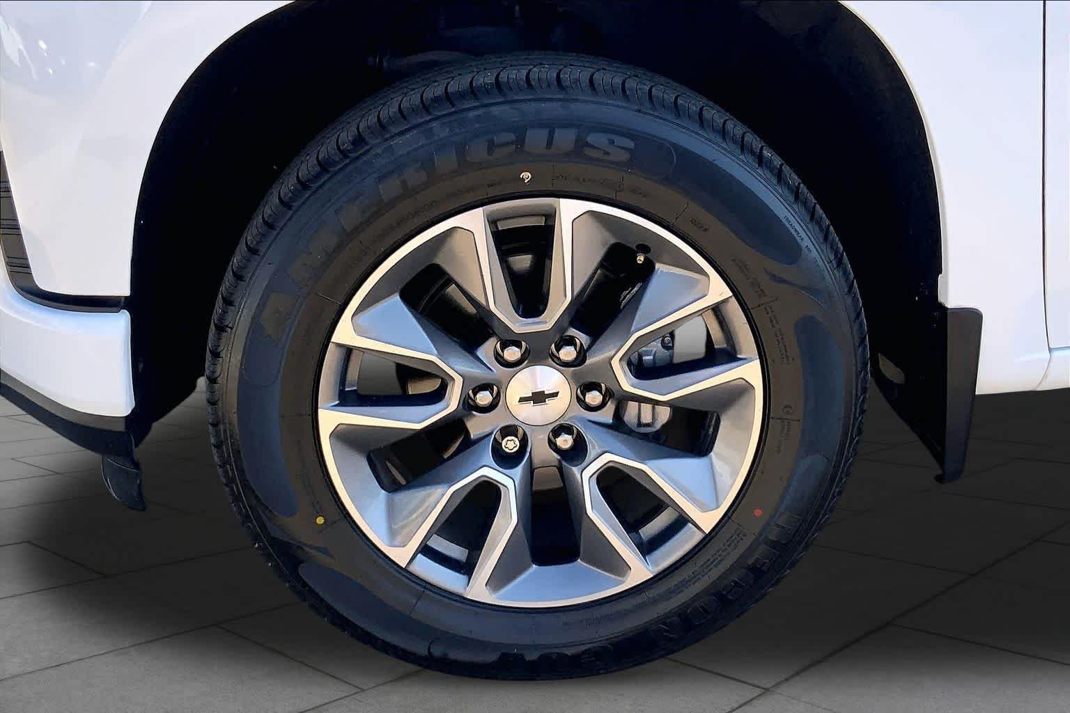 Used 2019 Summit White Chevrolet RST image 11
