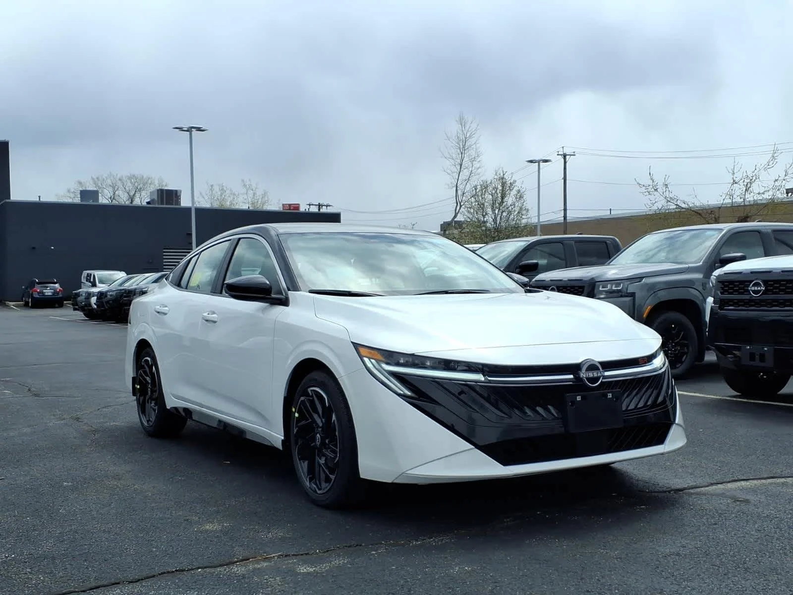 New 2026 Aspen White Tricoat/Super Black Nissan SR image 2