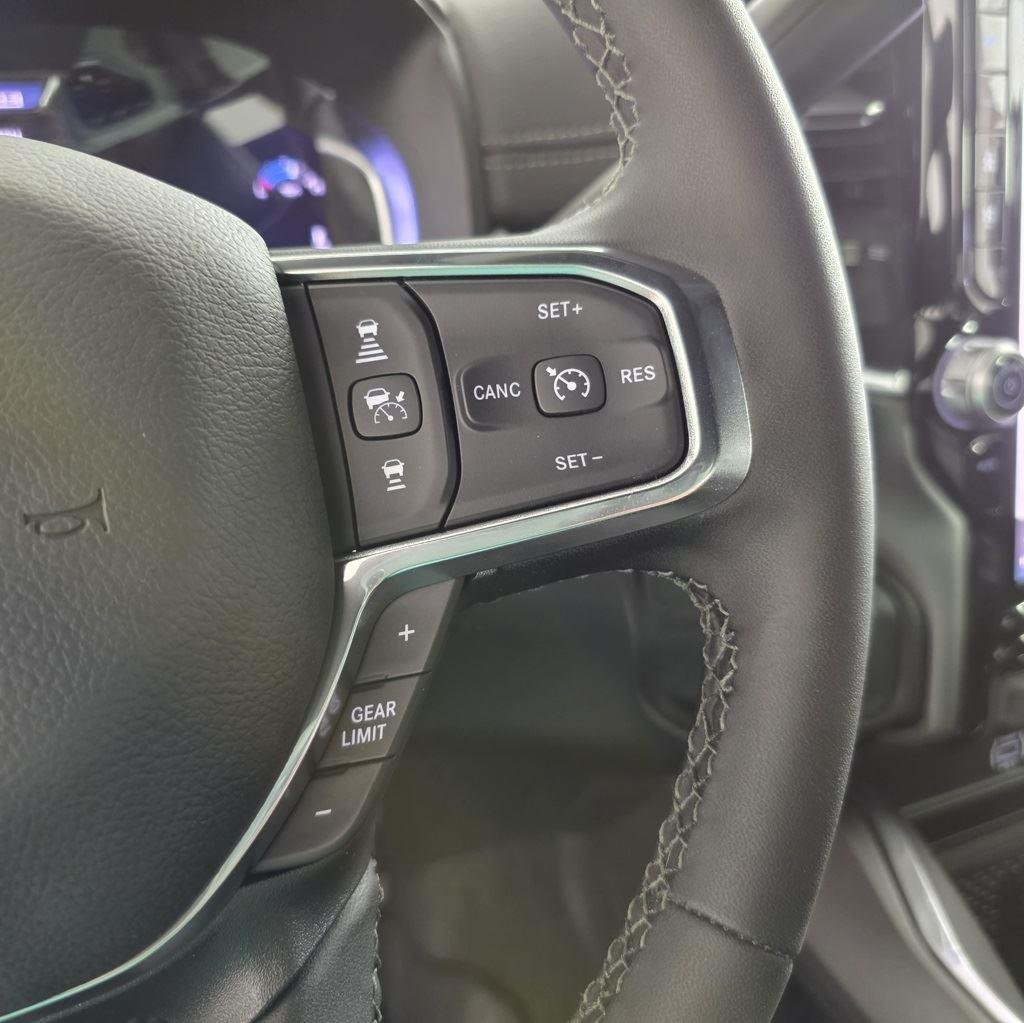 New 2025 Diamond Black Crystal Pearlcoat Ram Laramie image 29
