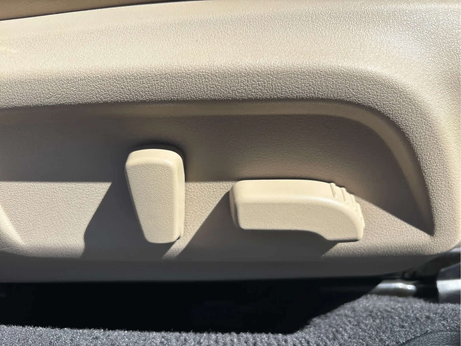 Used 2018 Wilderness Green Metallic Subaru Limited image 28