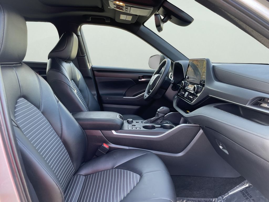 Used 2025 Silver Toyota XSE image 12