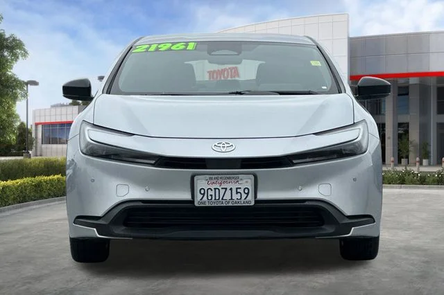 Used 2023  Toyota LE image 10
