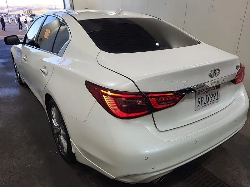 Used 2024 Majestic White INFINITI LUXE image 3