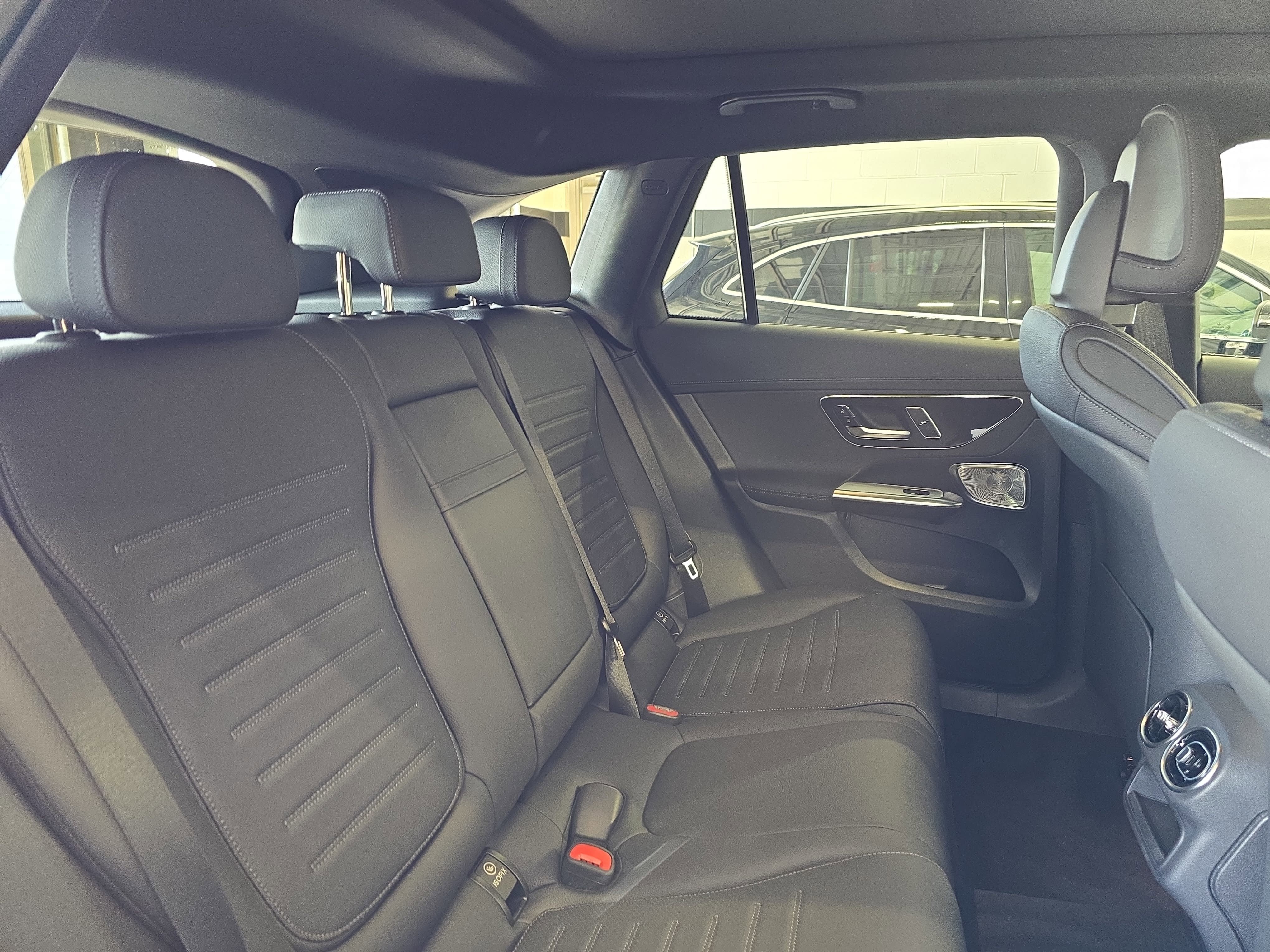 New 2026 Graphite Grey Metallic Mercedes-Benz GLC300 image 12