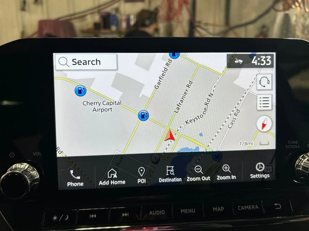 Used 2023  Mitsubishi SE image 21