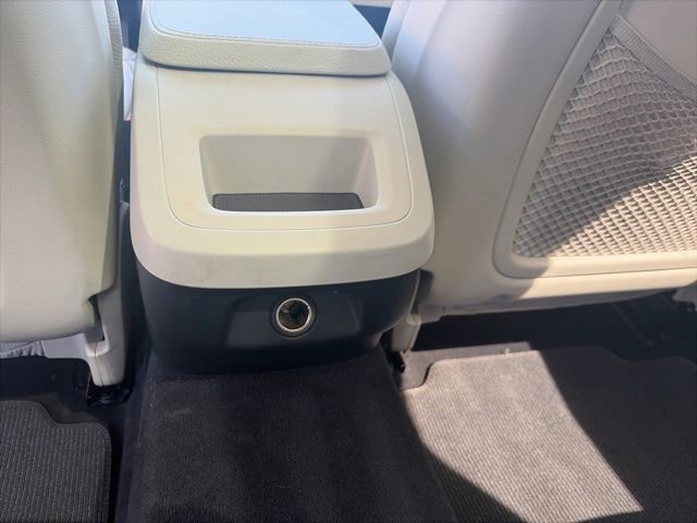 Used 2018  Volvo T6INSCRIPT image 16