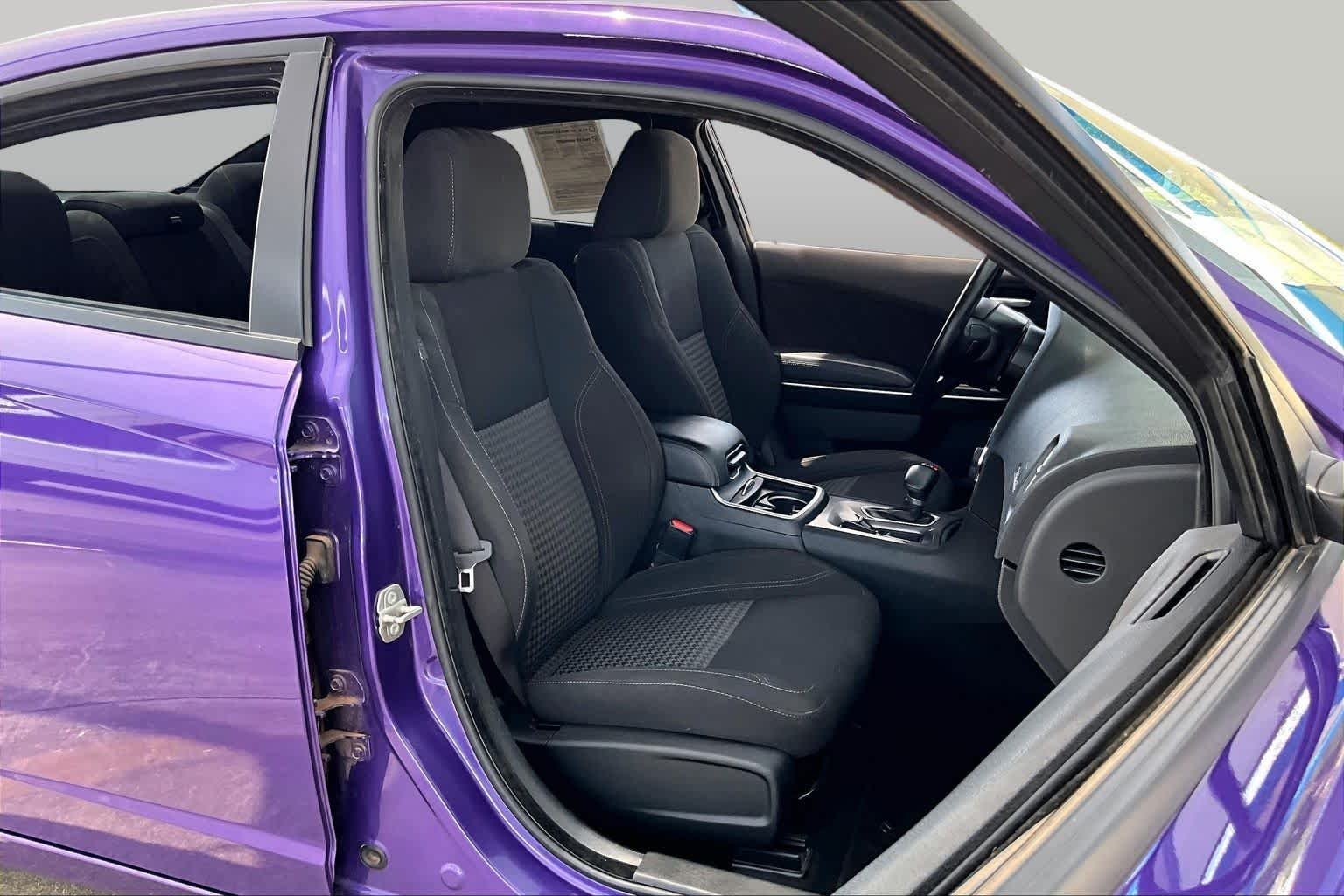 Used 2023 Plum Crazy Pearlcoat Dodge SXT image 9
