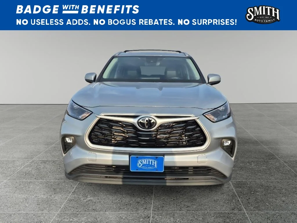 Certified Used 2022 Celestial Silver Metallic Toyota XLE image 9