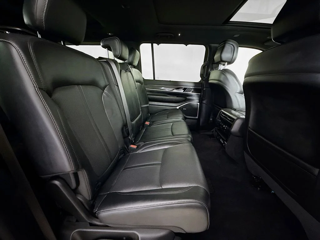 Used 2022 White Jeep Series II image 27