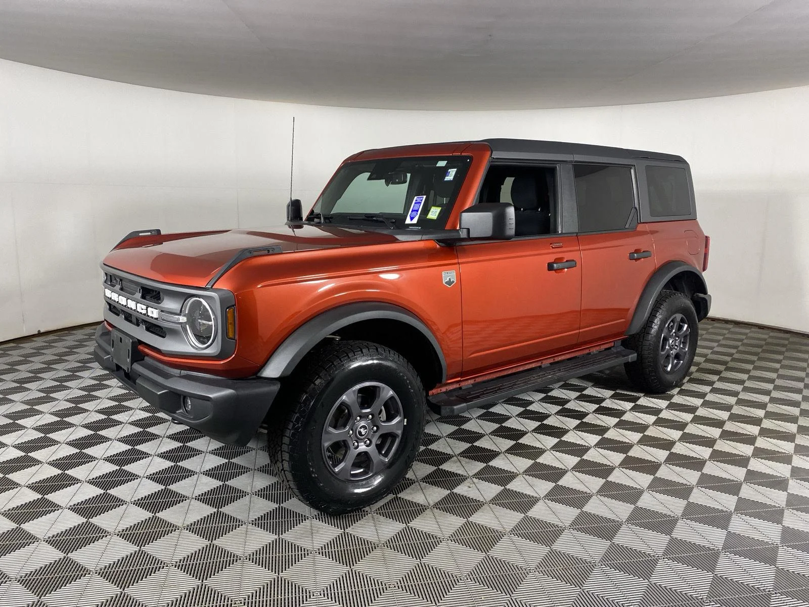 Used 2023 Red Ford Base image 3