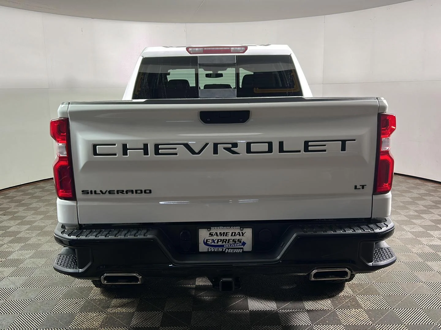 Used 2021 Summit White Chevrolet LT Trail Boss image 7