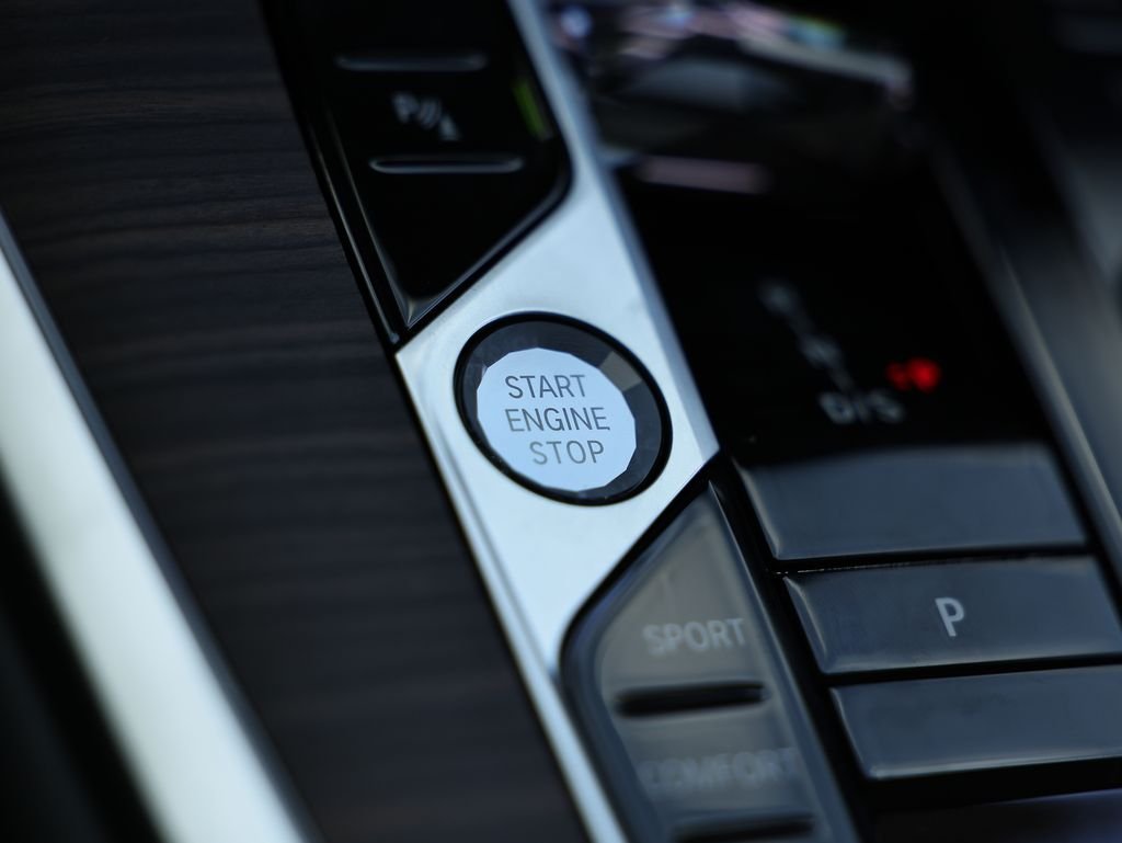 New 2027 Blue Ridge Mountain Metallic BMW xDrive40i image 43