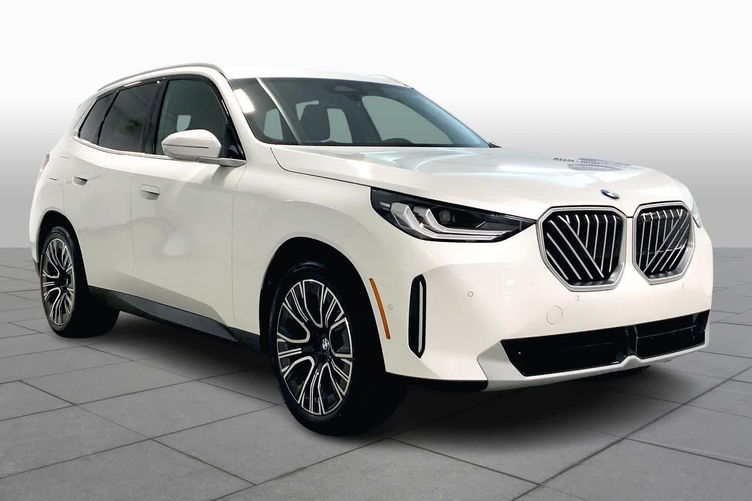 New 2026 Mineral White Metallic BMW 30 xDrive image 2