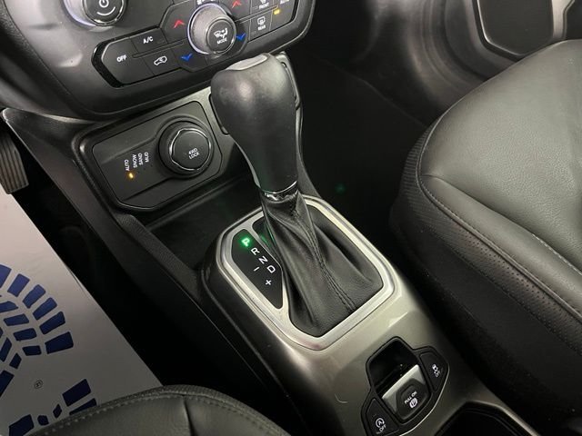 Used 2020 Gray Jeep Limited image 34