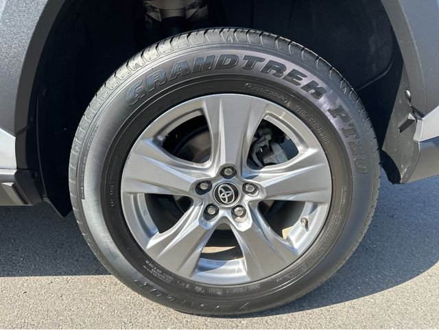 Used 2022 Silver Toyota XLE image 42