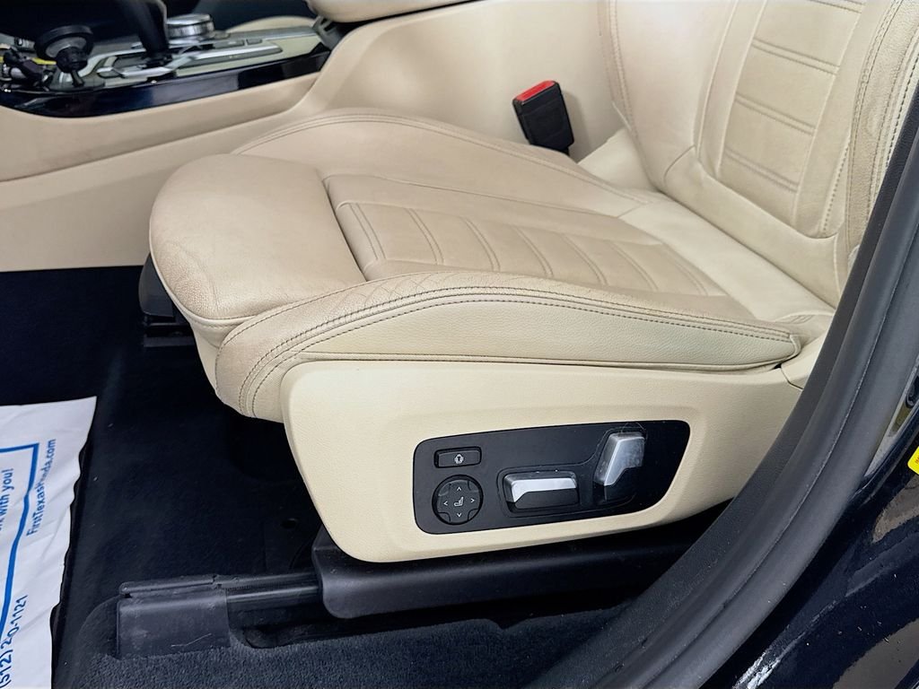 Used 2019 Black Sapphire Metallic BMW sDrive30i image 25
